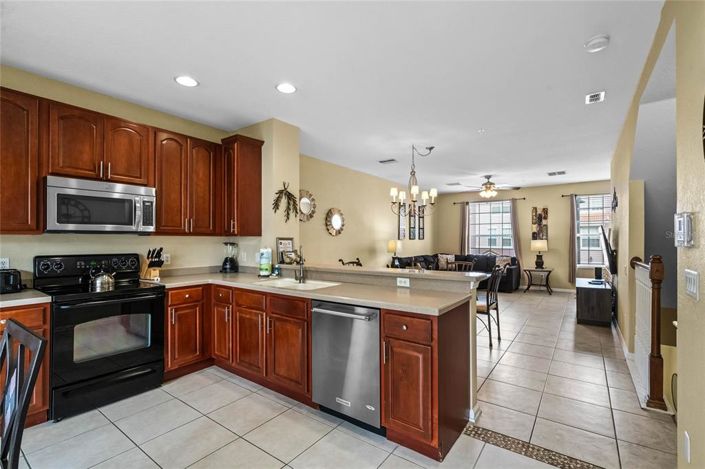 Image No.8-3 Bed Property for sale