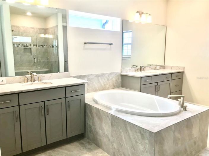 Image No.9-4 Bed Property for sale