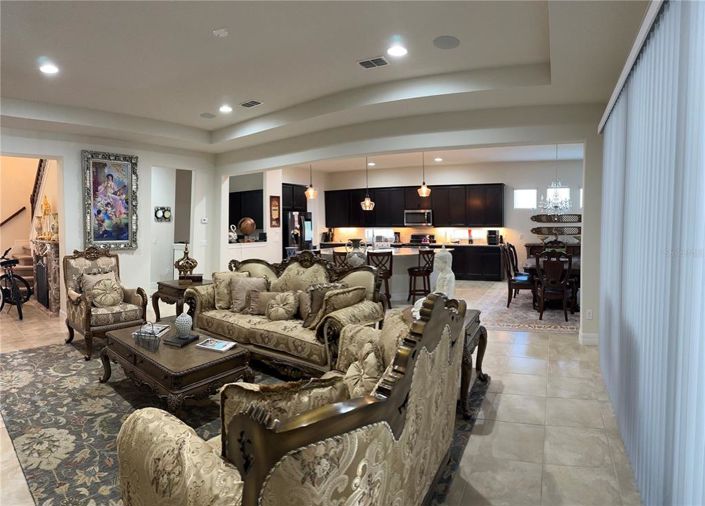 Image No.12-7 Bed Property for sale