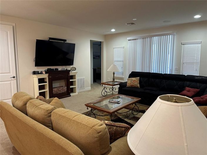 Image No.18-7 Bed Property for sale