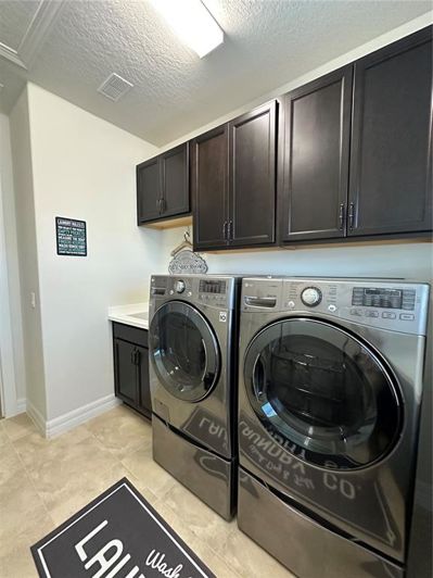 Image No.24-7 Bed Property for sale