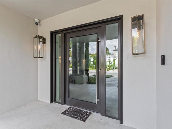 Image No.14-5 Bed Property for sale