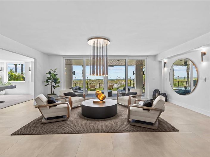 Image No.17-5 Bed Property for sale