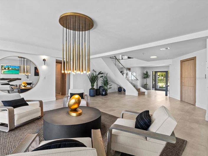 Image No.19-5 Bed Property for sale