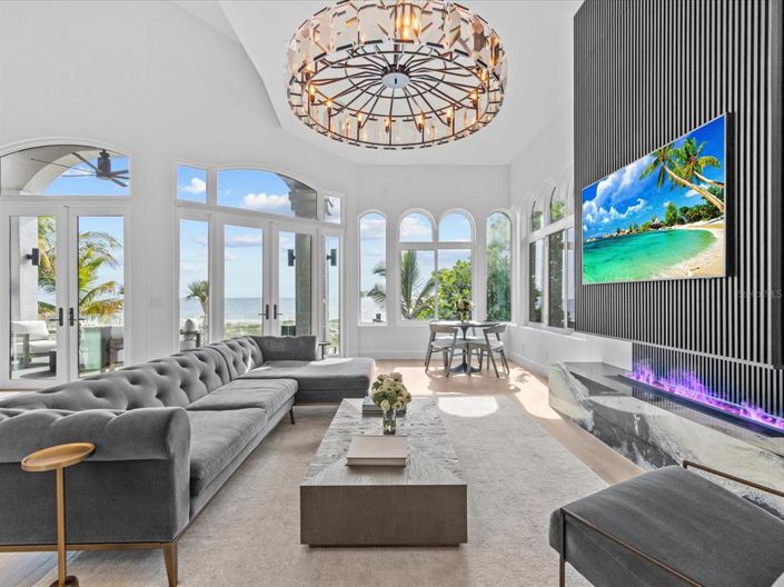 Image No.44-5 Bed Property for sale