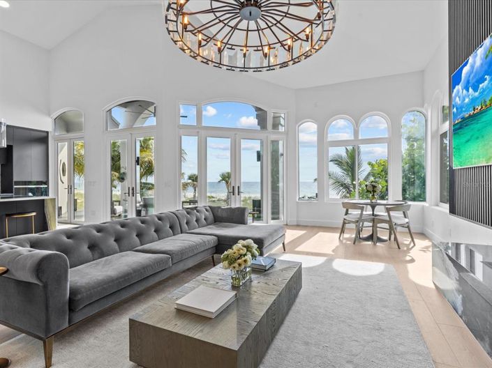 Image No.46-5 Bed Property for sale