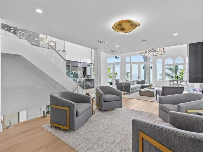 Image No.54-5 Bed Property for sale