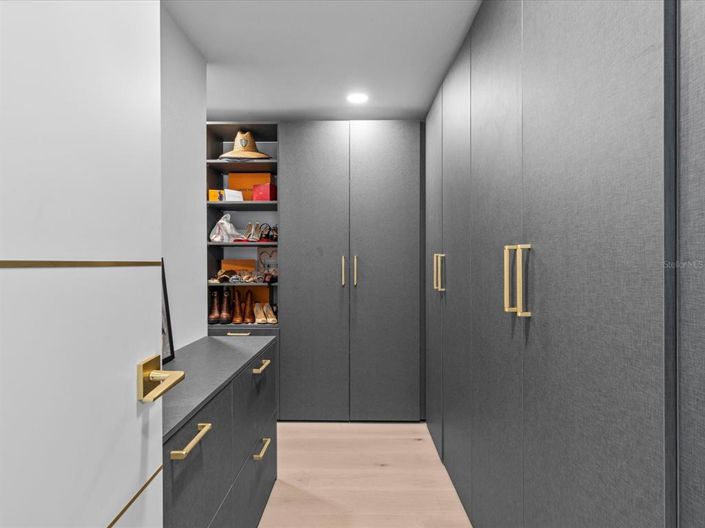 Image No.74-5 Bed Property for sale