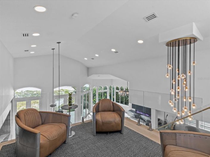 Image No.80-5 Bed Property for sale