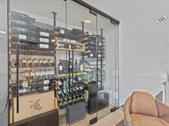 Image No.82-5 Bed Property for sale