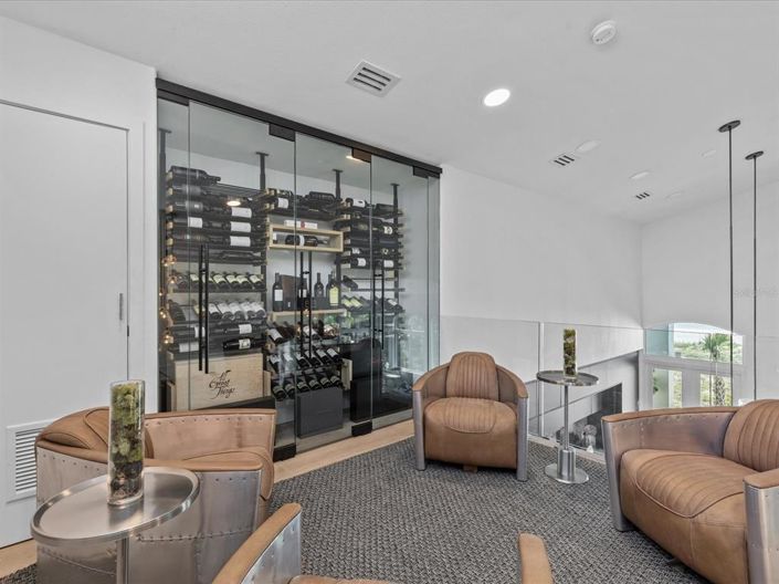 Image No.83-5 Bed Property for sale