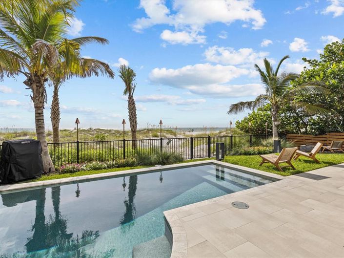 Image No.93-5 Bed Property for sale