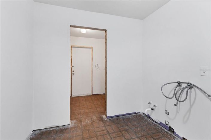 Image No.39-2 Bed Property for sale