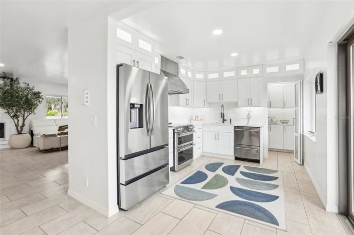 Image No.19-3 Bed Property for sale