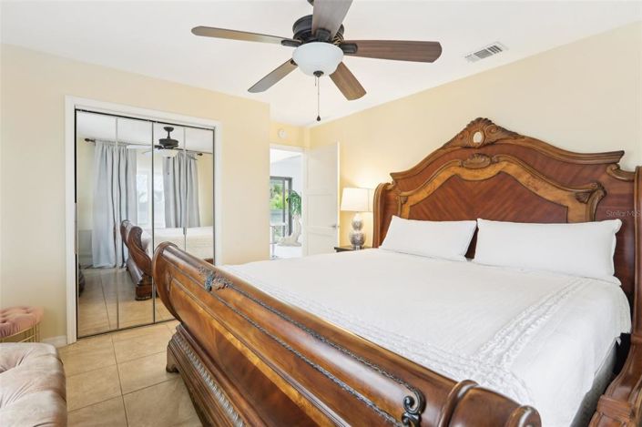 Image No.24-3 Bed Property for sale