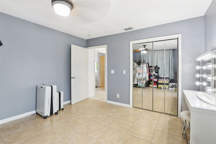 Image No.27-3 Bed Property for sale