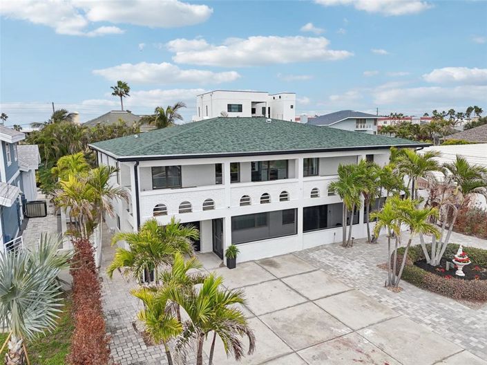 Image No.3-3 Bed Property for sale