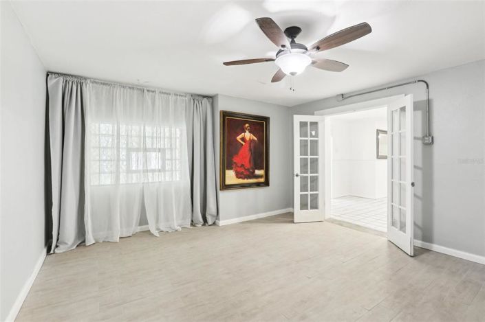 Image No.40-3 Bed Property for sale