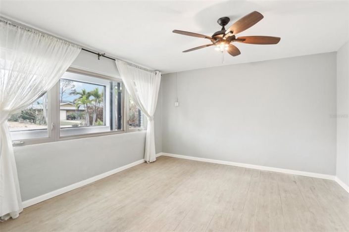 Image No.44-3 Bed Property for sale