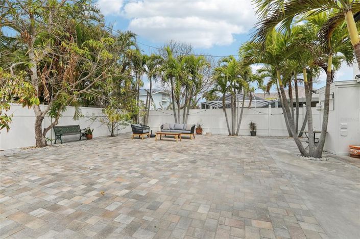 Image No.53-3 Bed Property for sale