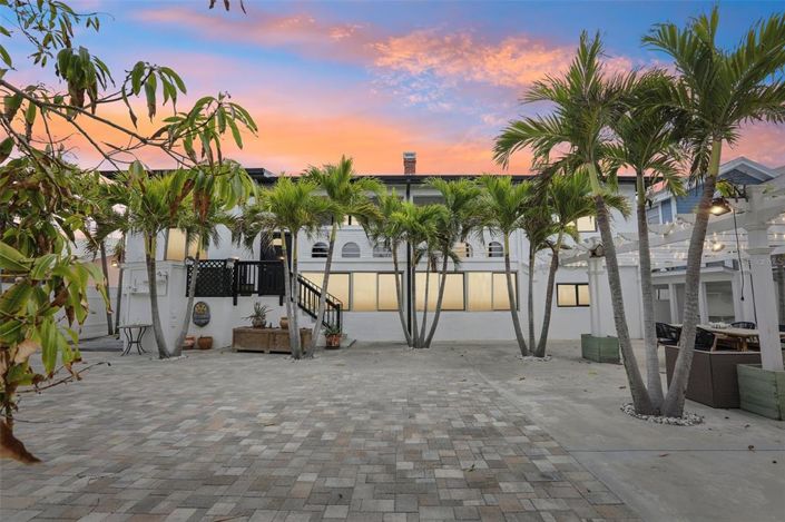 Image No.65-3 Bed Property for sale