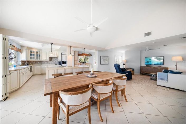 Image No.25-2 Bed Property for sale