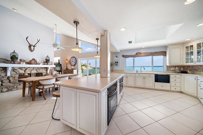 Image No.32-2 Bed Property for sale