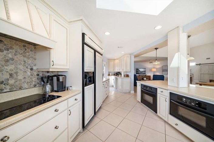 Image No.33-2 Bed Property for sale