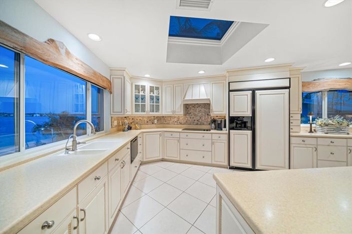 Image No.35-2 Bed Property for sale