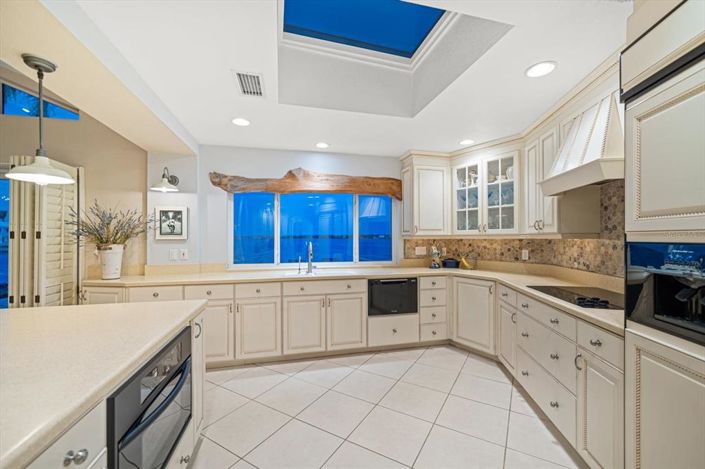 Image No.36-2 Bed Property for sale