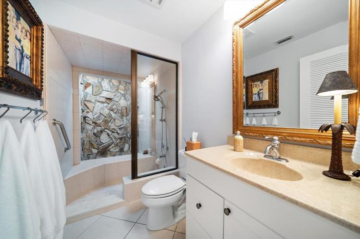 Image No.53-2 Bed Property for sale