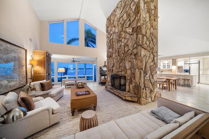 Image No.9-2 Bed Property for sale