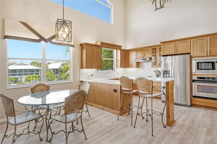 Image No.10-3 Bed Property for sale