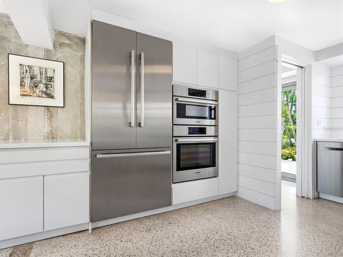 Image No.27-3 Bed Property for sale