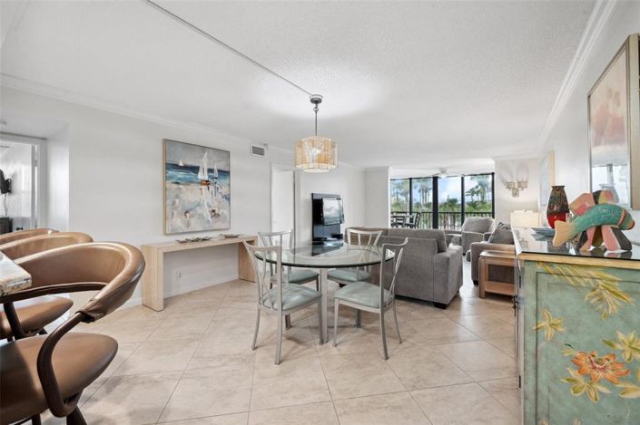 Image No.12-3 Bed Property for sale