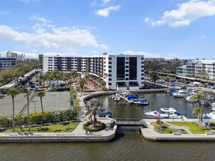 Image No.28-3 Bed Property for sale