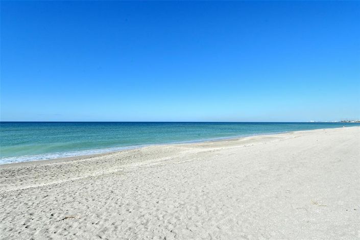 Image No.2-Propriété de 2 chambres à vendre à Sarasota