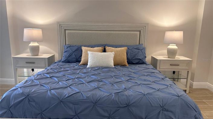 Image No.20-2 Bed Property for sale