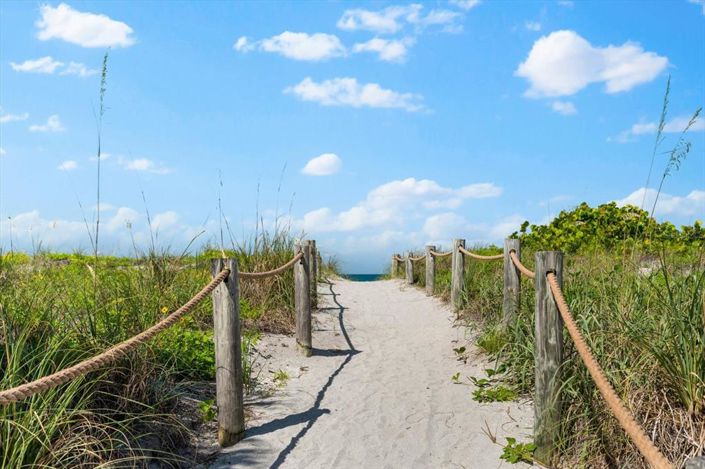 Image No.8-Propriété de 4 chambres à vendre à Sarasota