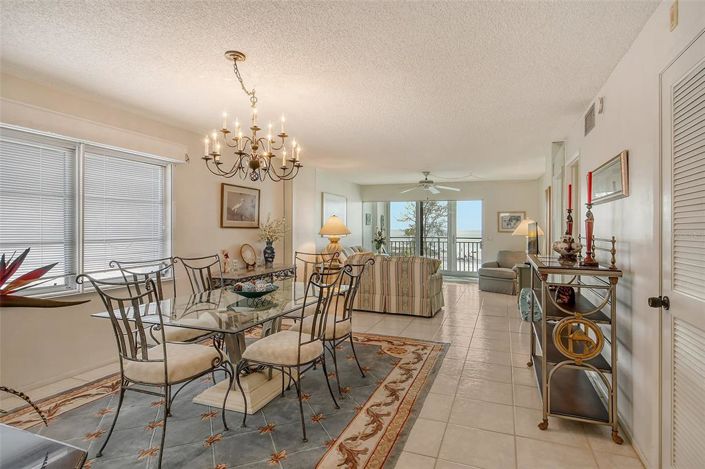 Image No.11-2 Bed Property for sale