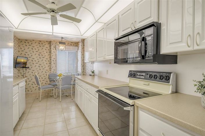 Image No.21-2 Bed Property for sale