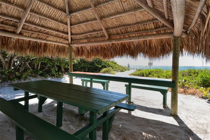 Image No.50-2 Bed Property for sale