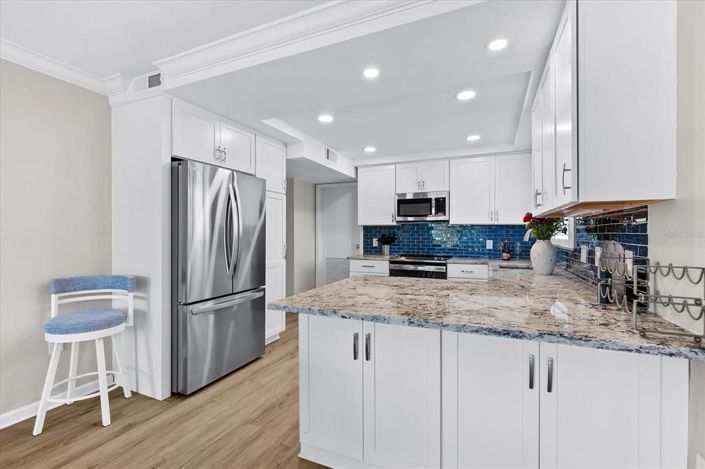 Image No.12-2 Bed Property for sale