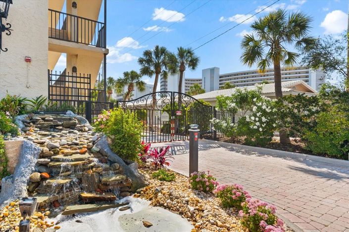 Image No.43-2 Bed Property for sale