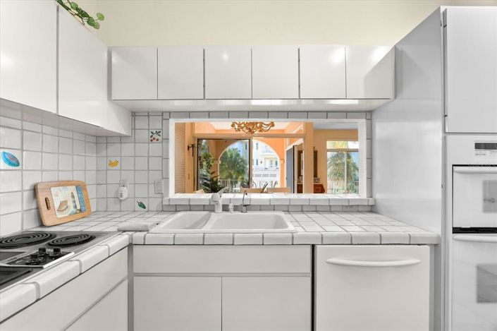 Image No.16-3 Bed Property for sale