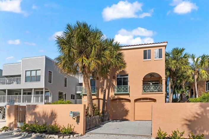 Image No.47-3 Bed Property for sale