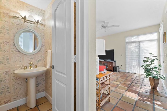 Image No.51-3 Bed Property for sale