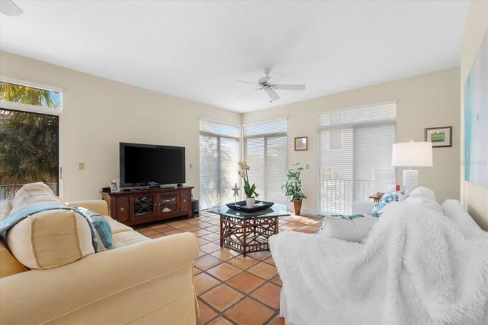 Image No.53-3 Bed Property for sale