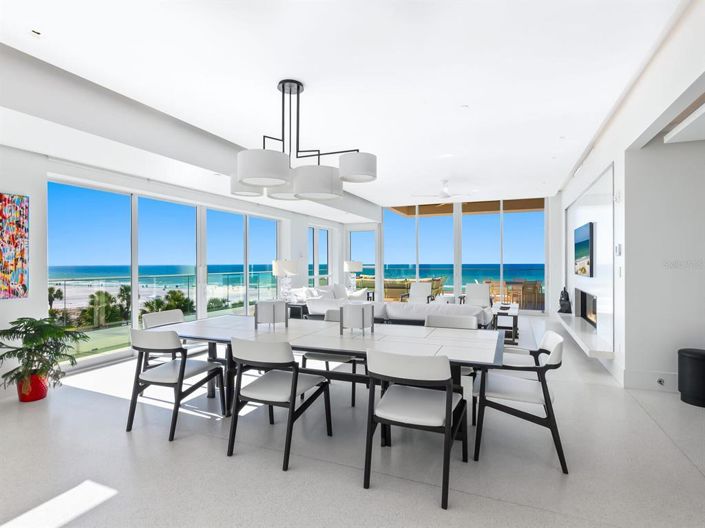 Image No.1-4 Bed Property for sale