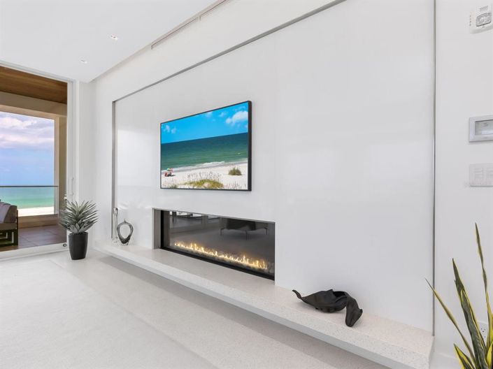 Image No.10-4 Bed Property for sale